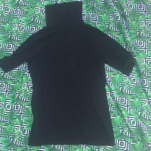 3/4 sleeve turtleneck shirt
